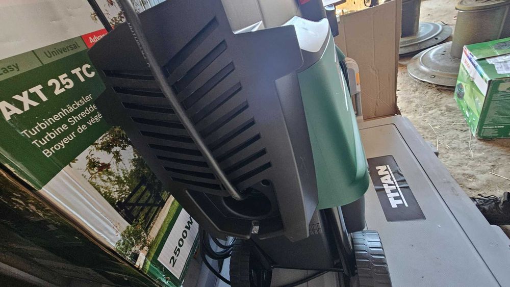Rozdrabniacz do gałęzi Bosch AXT 25 TC