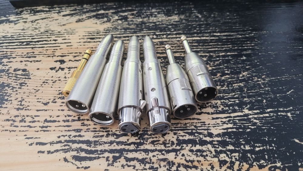 Набір конекторів, перехідників.