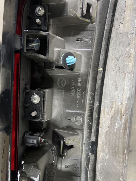 Спойлер кришки багажника Mazda CX-5 2018 рік