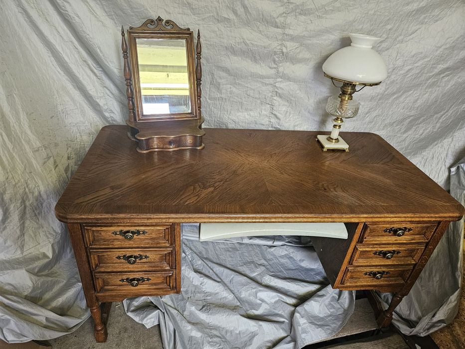 Sprzedam  dębowe biurko