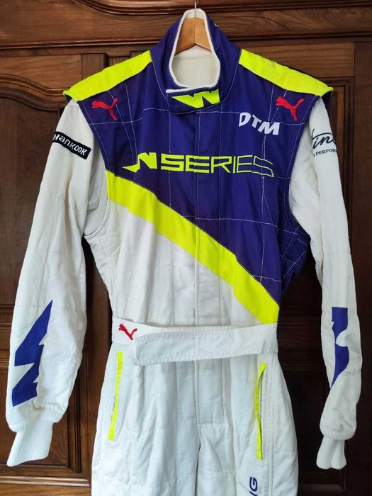 Fato Puma Podio FIA 8856/2000 (W-Series) | Tamanho S/M (54)