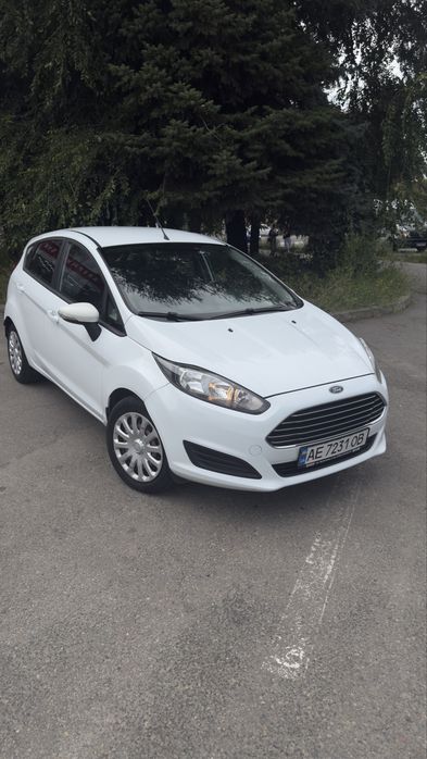 Продам власну автівку.  Офіційний автомобіль куплений в Україні.  Авто повністю в справному стані.