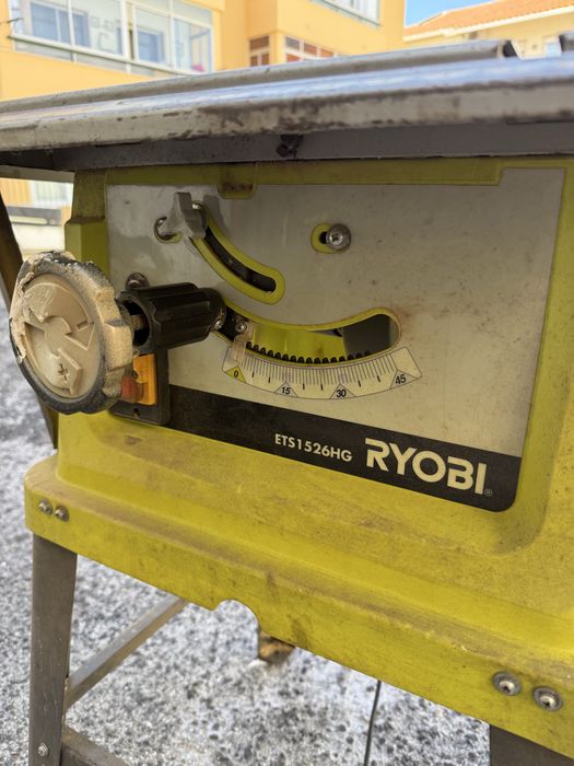 Serra de Bancada Ryobi ETS1526HG