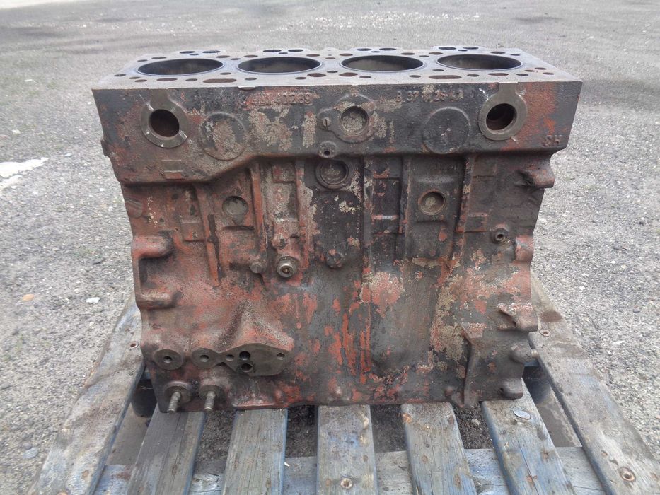 Blok silnik PERKINS 4- cylindry  AA AB