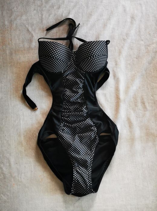 Strój kąpielowy z wycięciami nowy