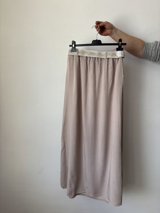 Długa spódnica z paskiem