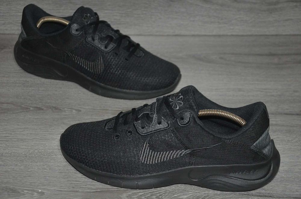 Продам кросівки Фірма Nike Flex Experience Rn 11.