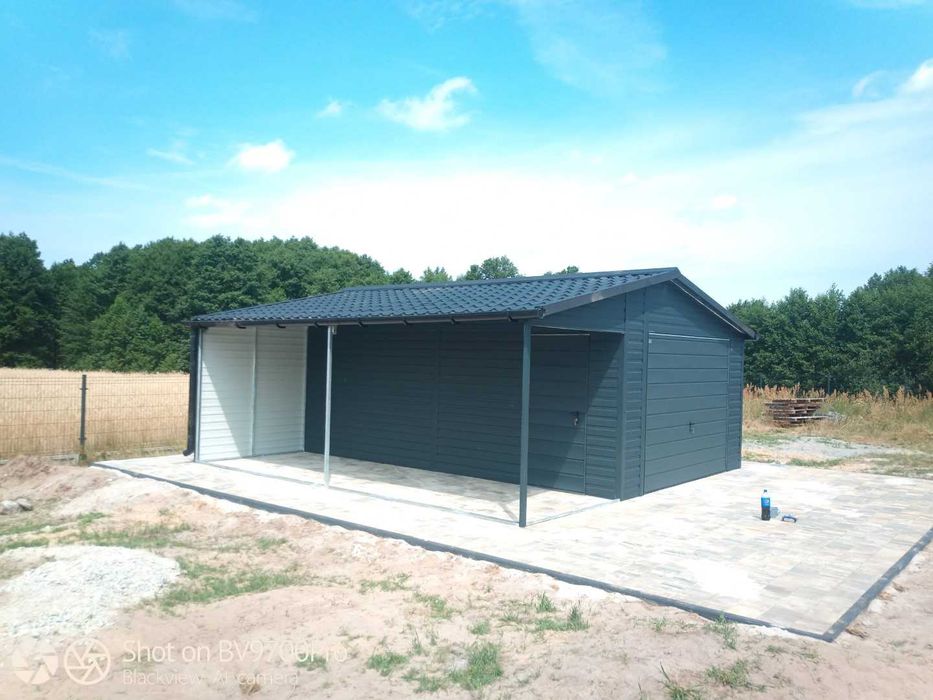 antracytowy garaż z wiatą 4x6 6x6 drzwi okno rynny ocynk profil