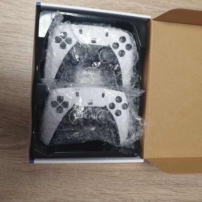 konsola retro 4K HDMI 2xpady ponad 20.000tys.gier Nowa