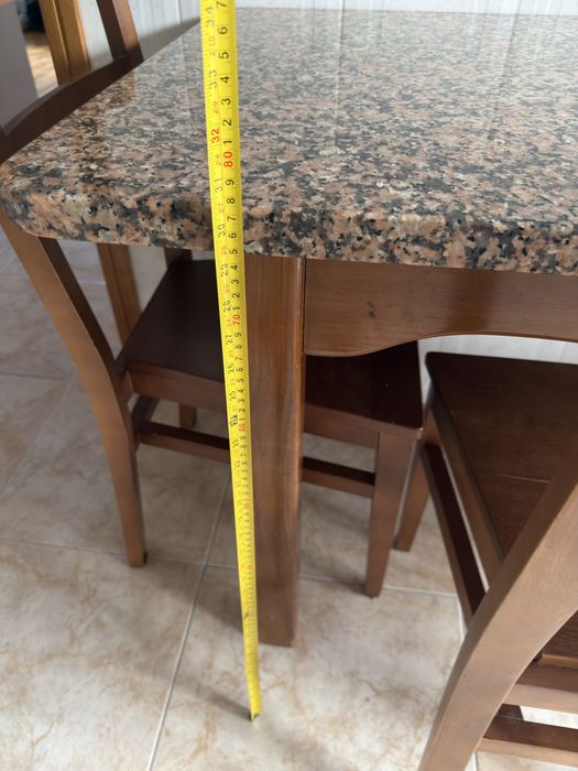 Mesa usada 4 cadeiras