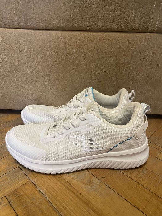 Продам нові чоловічі весінні білі фірмові кросівки 44 adidas