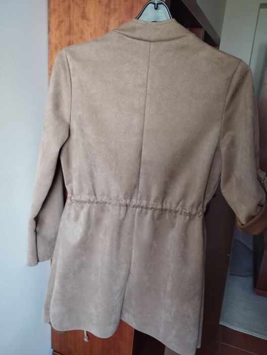 Casacos novos, quentinhos  , usados uma única vez.