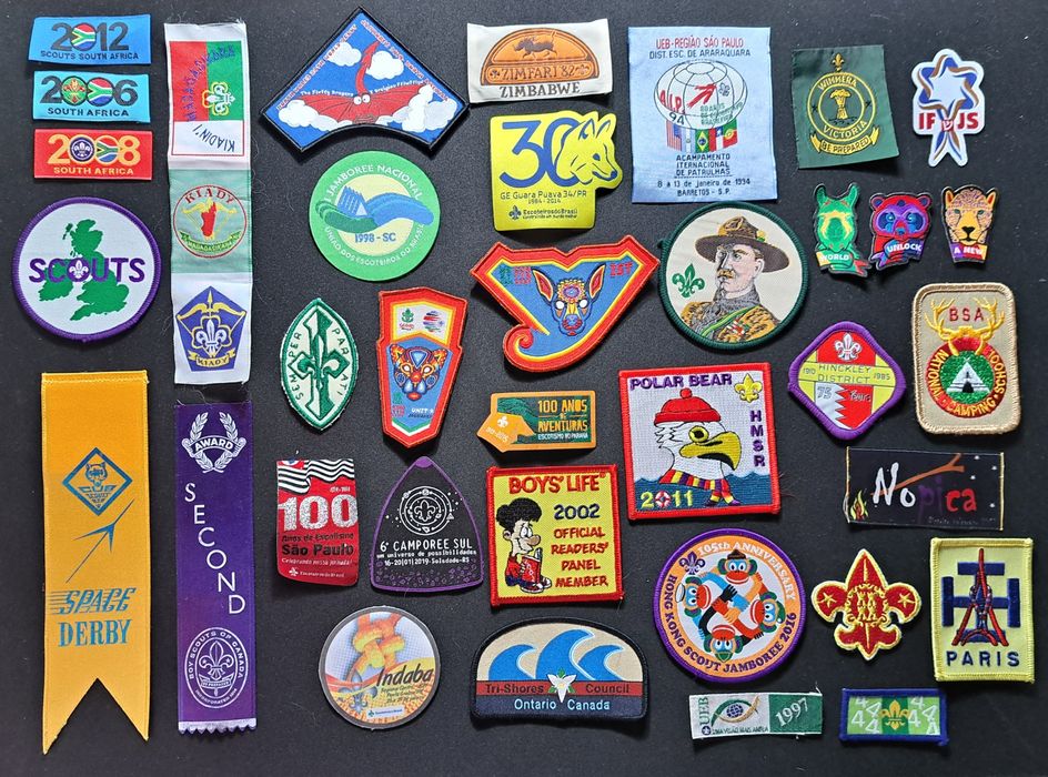 Diversos emblemas escutistas estrangeiros434509832751697923