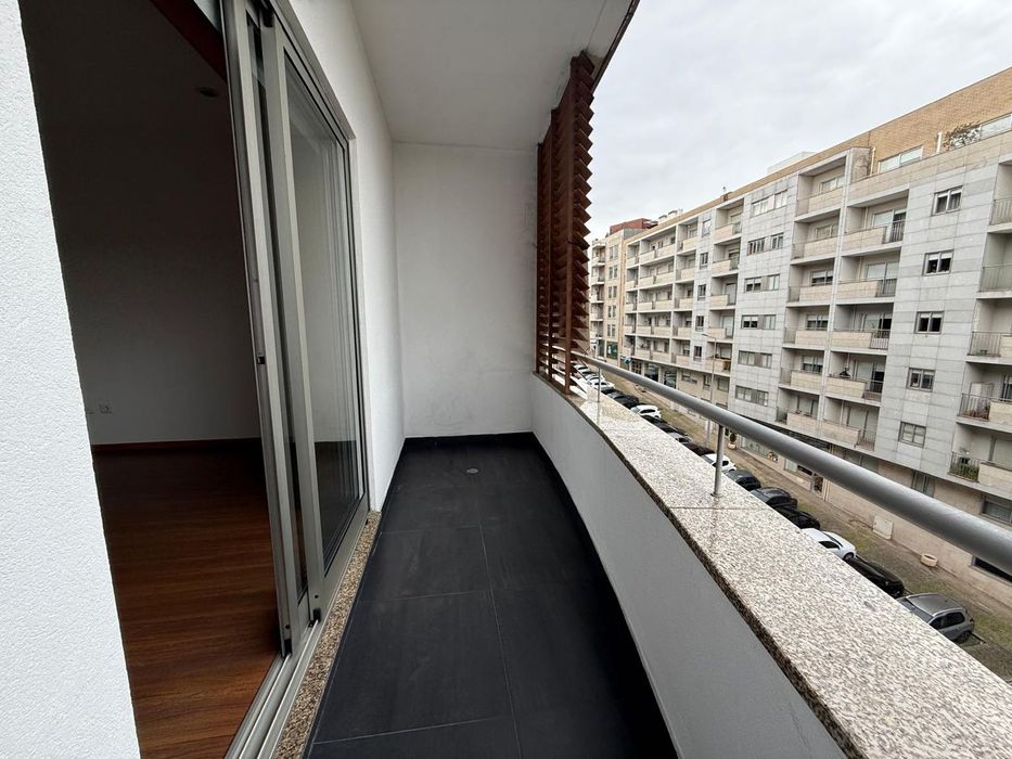 T3 Duplex impecável no centro Paredes
