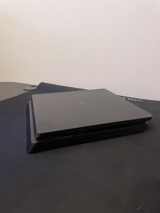ps4 slim  e comando nao original