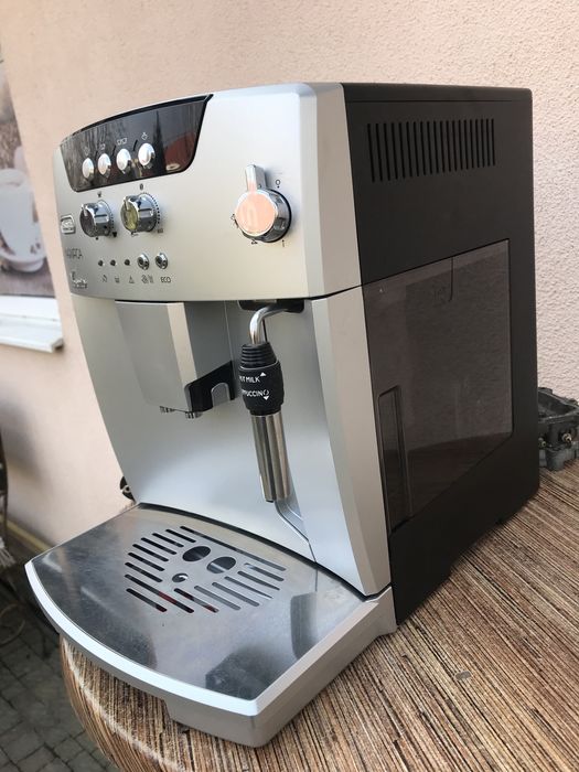 Кофеварка Delonghi magnifika