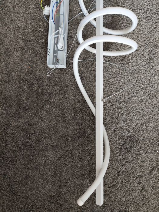 Nowa lampa wisząca sufitowa LED