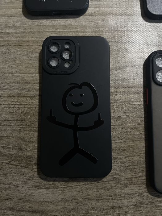 Capa iphone 12 pro max + peliculas