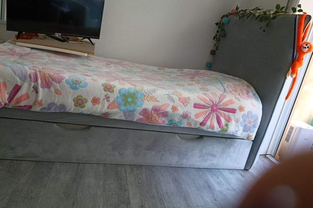 Vendo cama solteiro (outra por baixo)