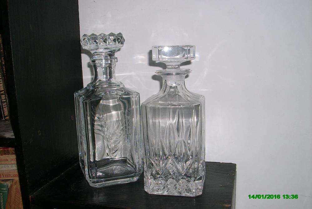 Taças, Garrafas, Caixa de cristal e outros