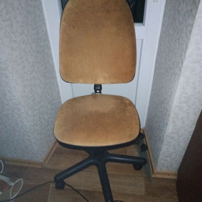 Продам компютерное кресло