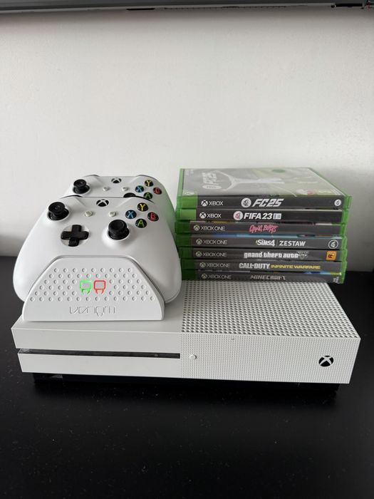 Konsola xbox one + pady + gry