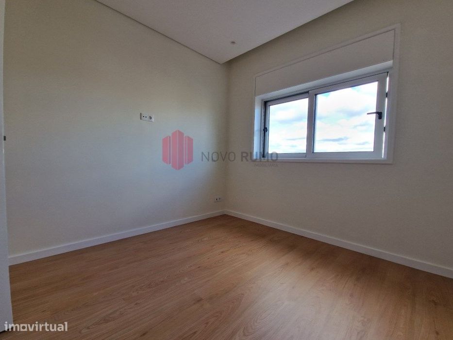 Apartamento T4 para arrendar.