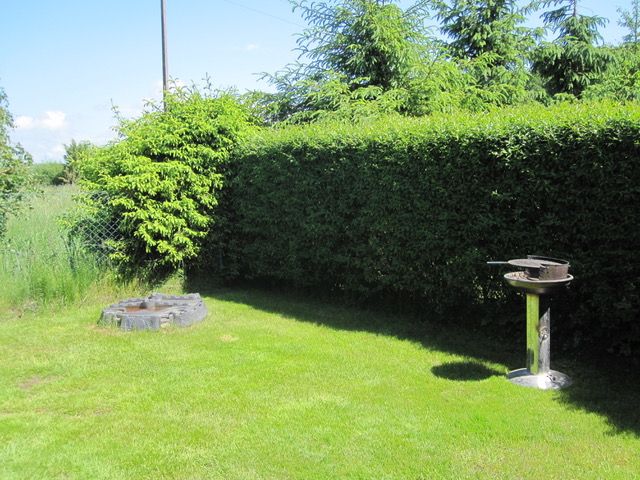 Domek letniskowy blisko morza na osobnej posesji.