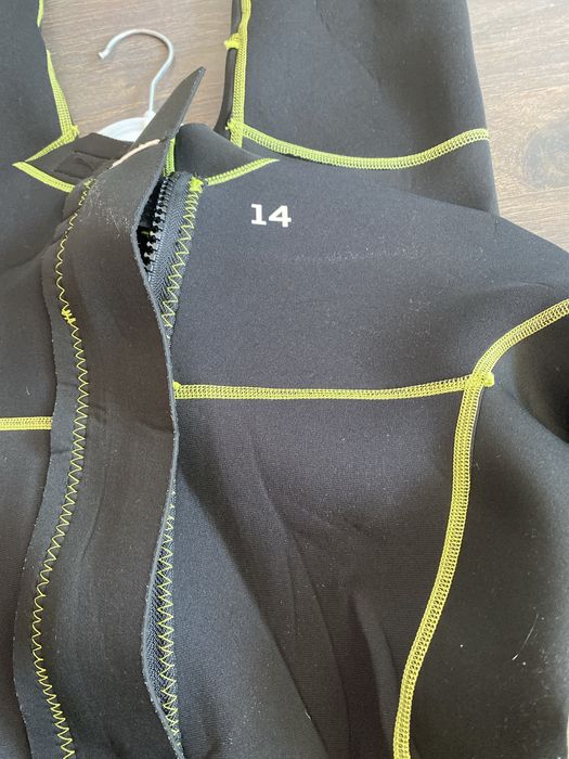 Fato para surf tamanho 14 anos quase novo