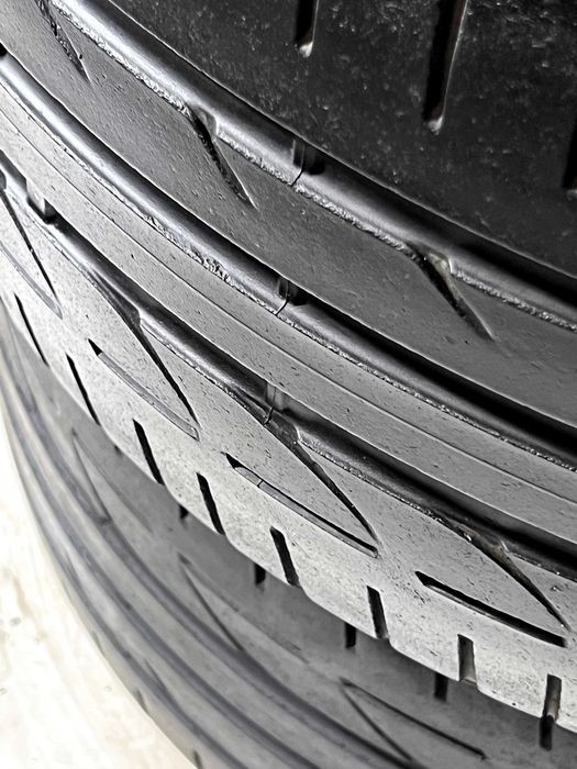Pneus Bridgestone Potenza S001 - 255/35/19 - Excelentes