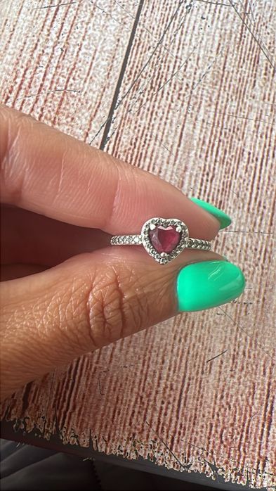 Pandora coracao vermelho