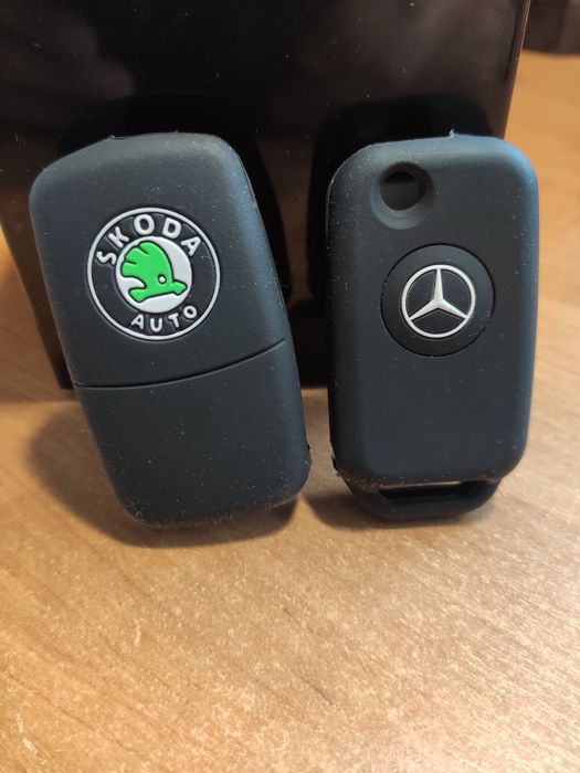 MERCEDES та SKODA чохли сіліконовідля ключів