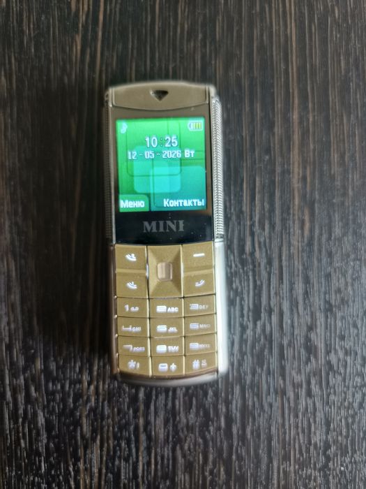 Продам телефон ..