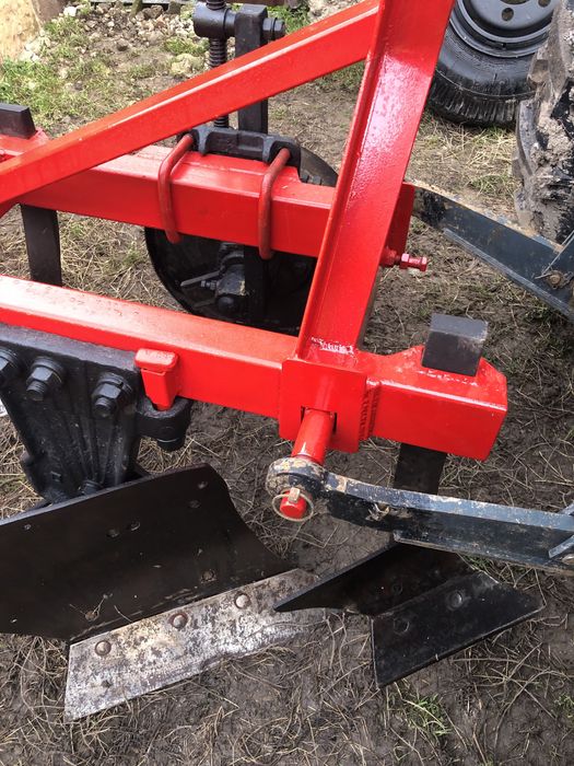 Продам плуг плн 2по 35