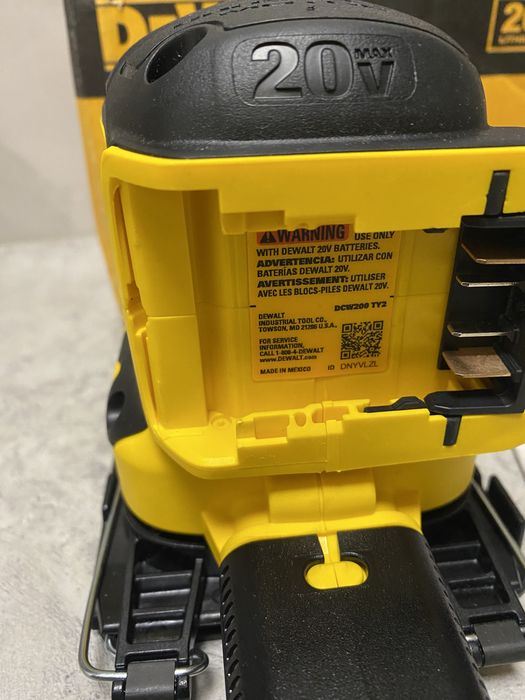 DeWALT DCW200 20Vmax акумуляторна безщіткова шліфмашина Made in Mexico