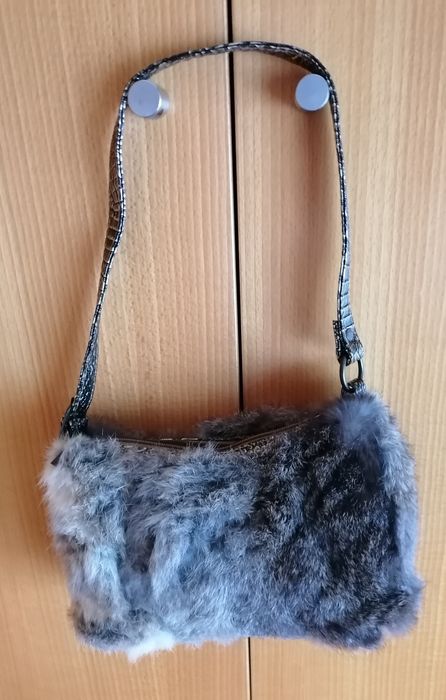 Mala  de senhora em pêlo de raposa