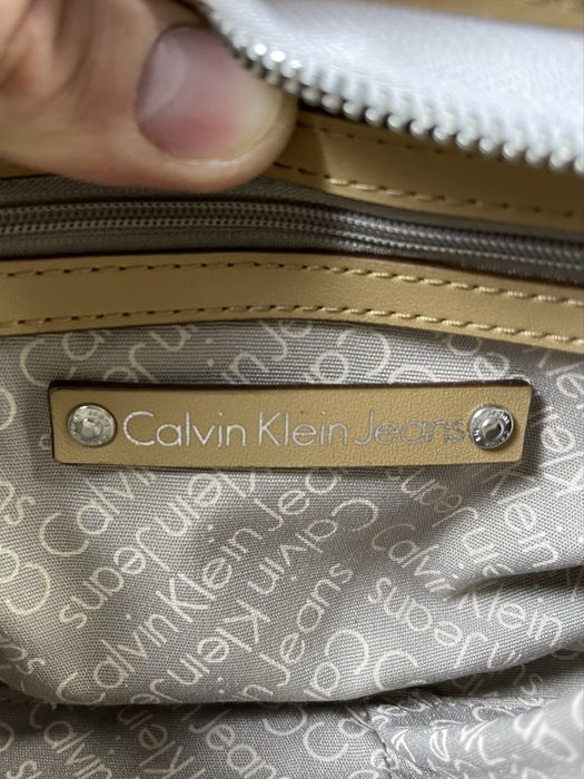 Calvin Klein Jeans сумка через плечо женская белая