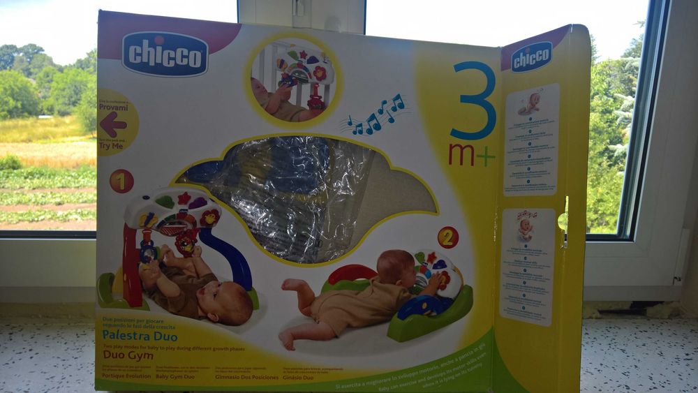 Zabawka interaktywna dla malucha leżącego lub siedzącego