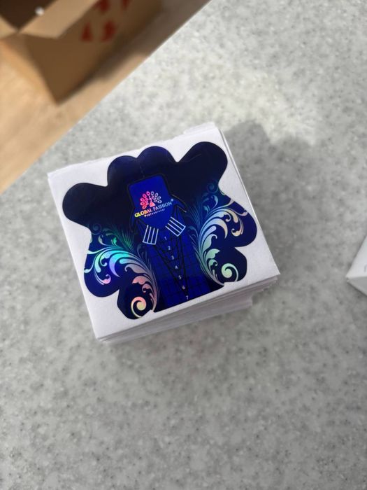 Дрібнички для манікюру