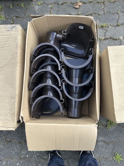 Scala Plastics elementy do rynien lej spustowy naroznik hak rynny