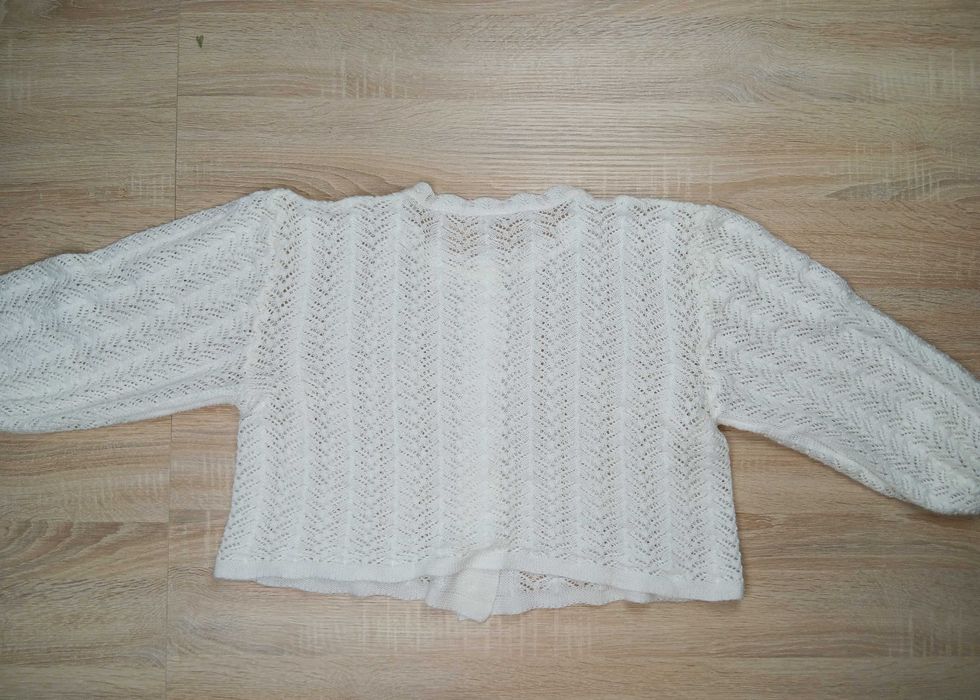 Biały luźny ażurowy sweter damski Braun rozmiar M/L