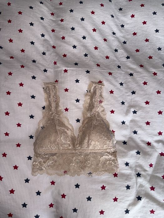 koronkowy biustonosz