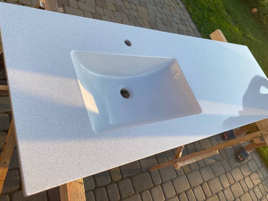 Стільниця.Умивальник.Підвіконня зі штучного каменю