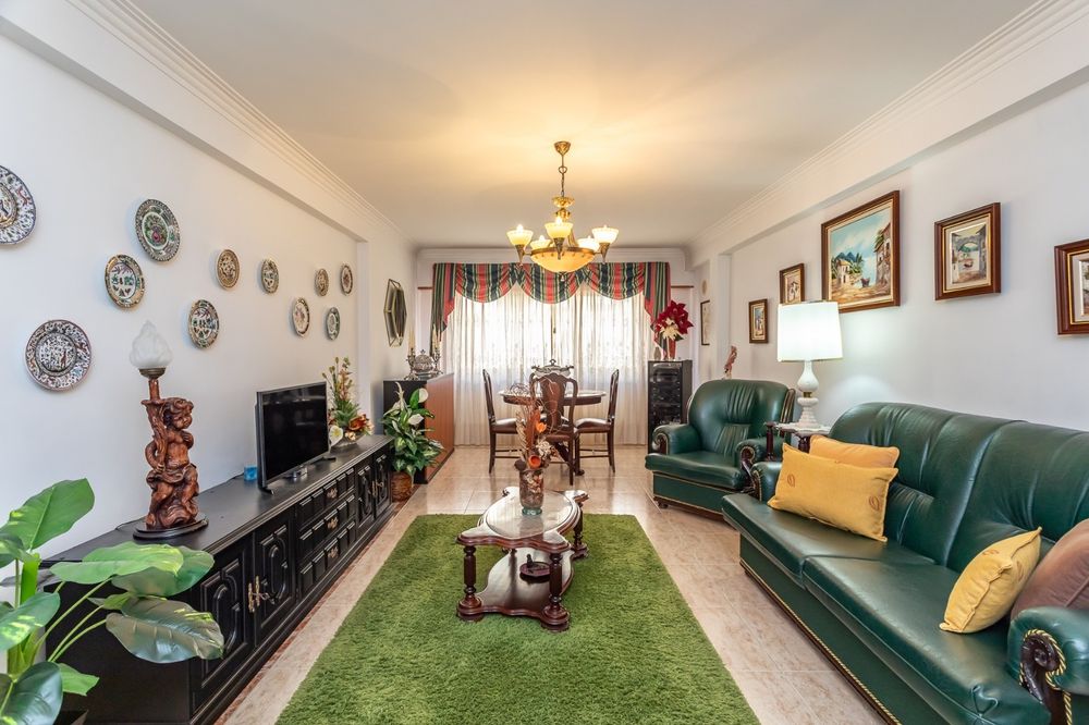 Sala de estar e jantar [ vários moveis]