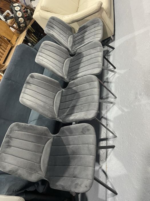 Стільчики обідні оксамитові сірі