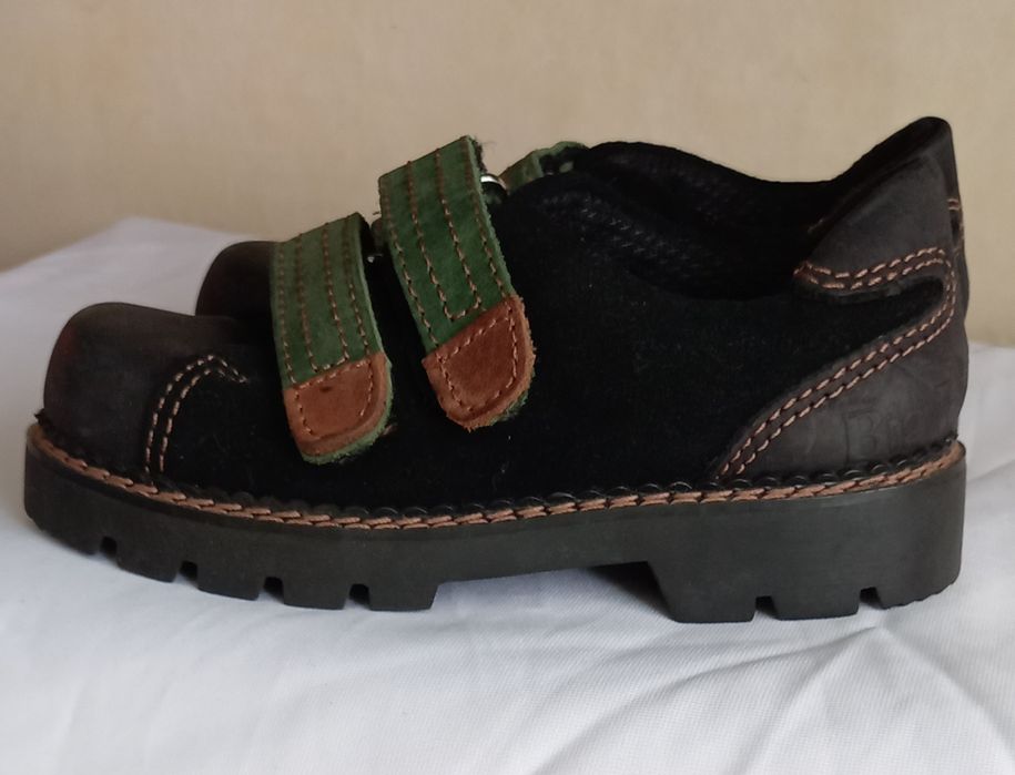 Дитячі туфлі шкіряні на липучках