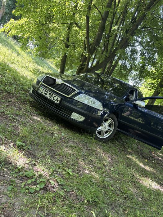 Продам Октавію а5