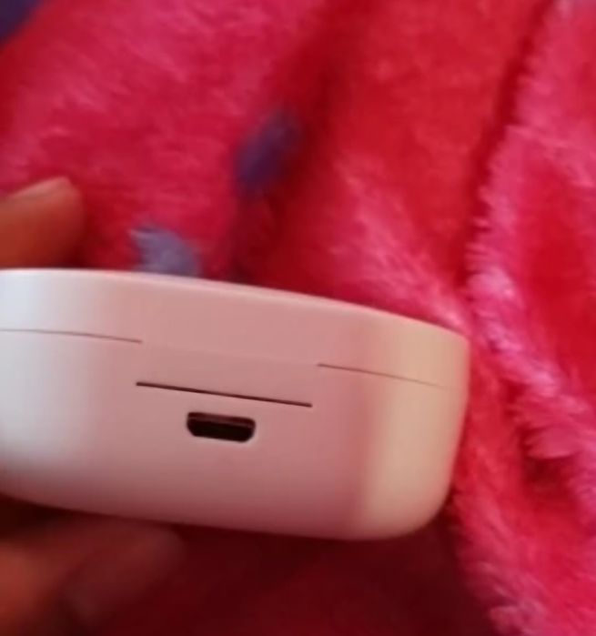 Słuchawki douszne Bluetooth Nowe kolor biały