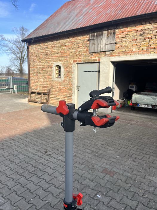 Stojak na rower serwisowy