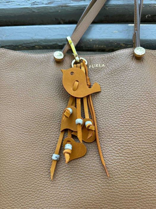 Підвіска-брелокдо  з натуральної шкіри "Птаха"